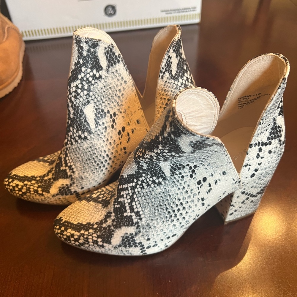 Snake booties